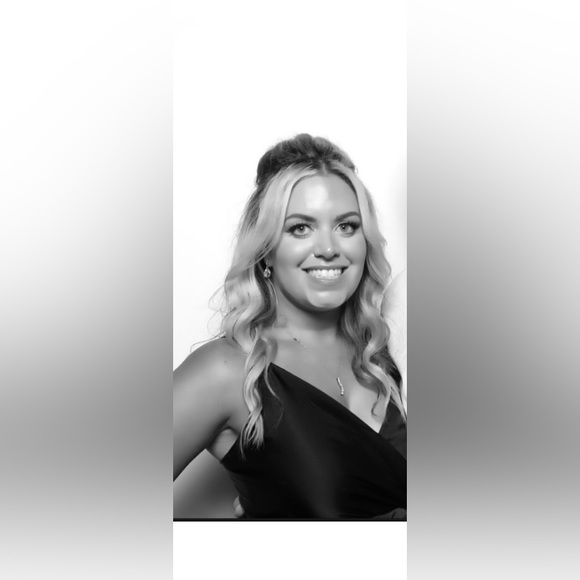 Meet your Posher, Honor - Picture 2 of 3